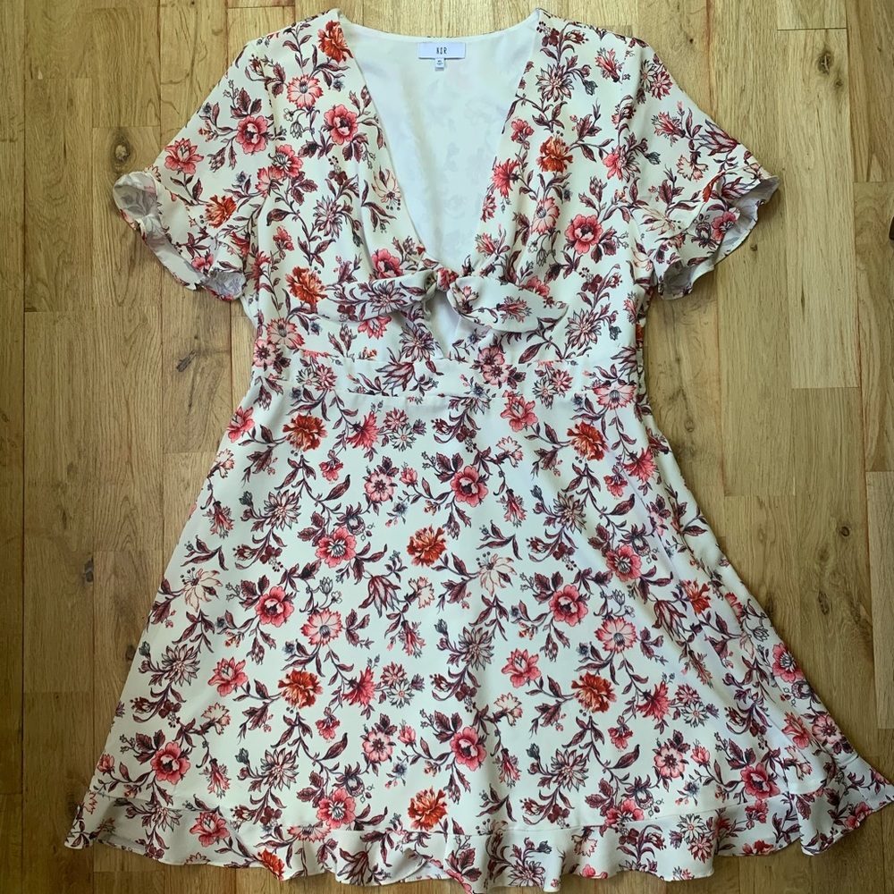 XL flower dress with bow in the bust area